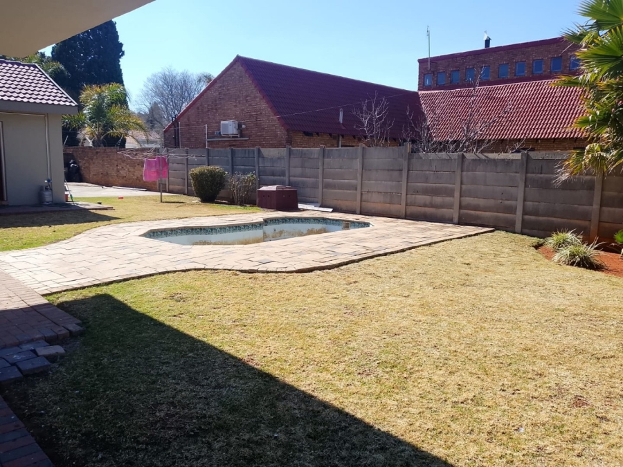 4 Bedroom Property for Sale in Flamwood North West